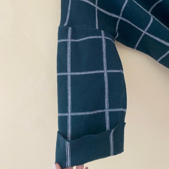 Tahari Dark Green Plaid Sweater - Picture 6 of 6